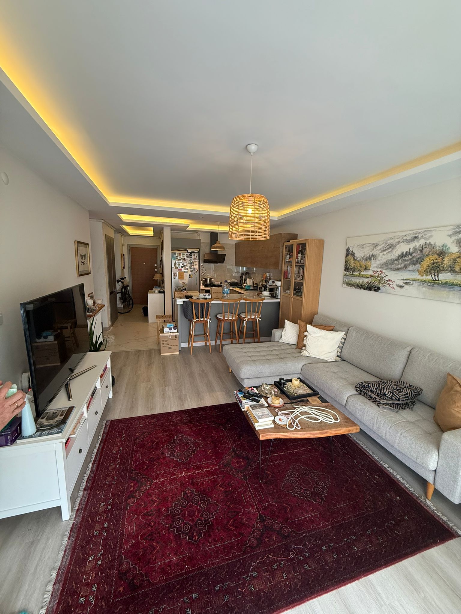 Kuşadası Kirazlı Yolu Üzeri Kiralık Full Eşyalı 1+1 Daire