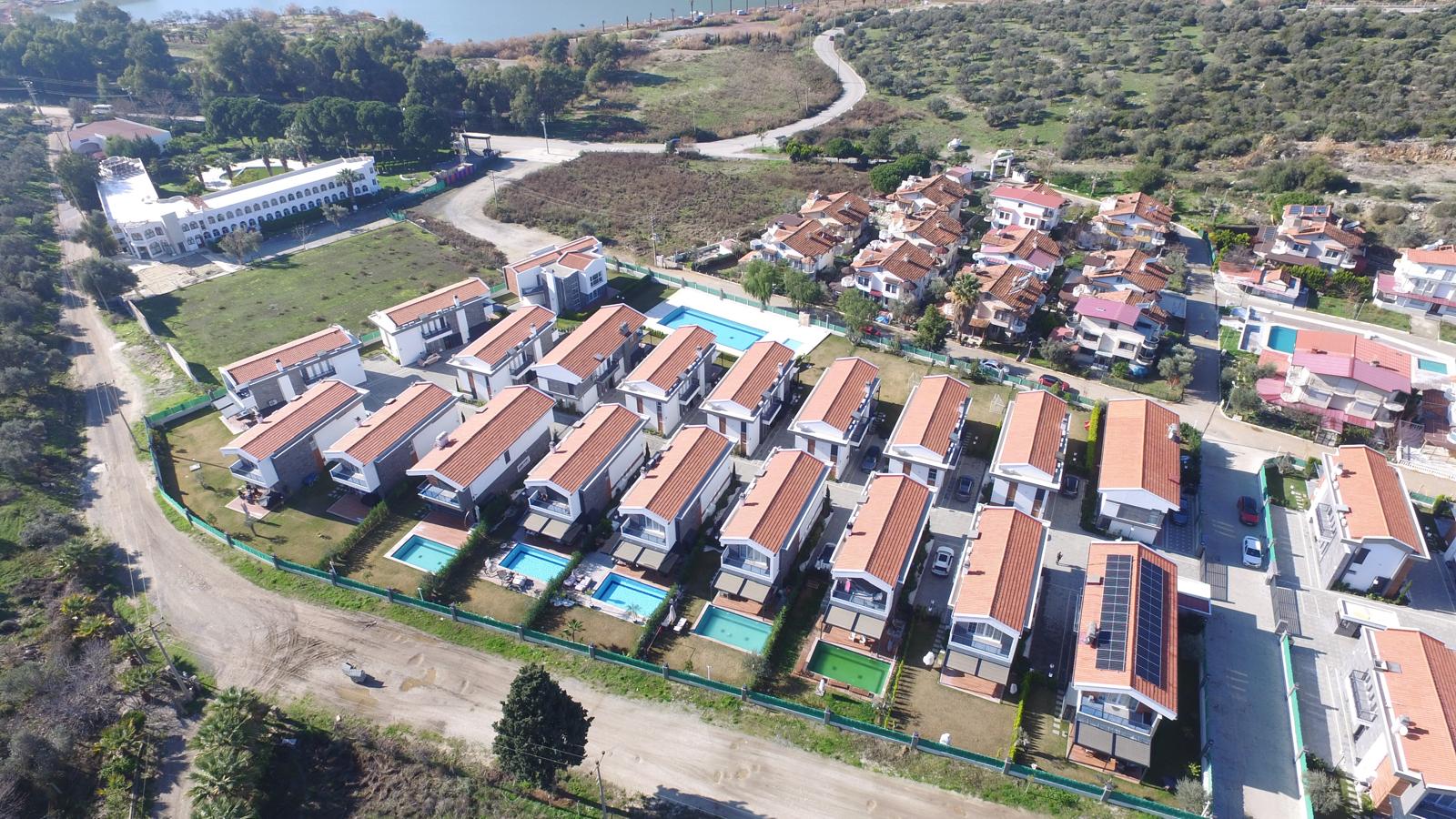 Adagöl yakını kuştur mevki satılık 4+1 villa güneş panelli