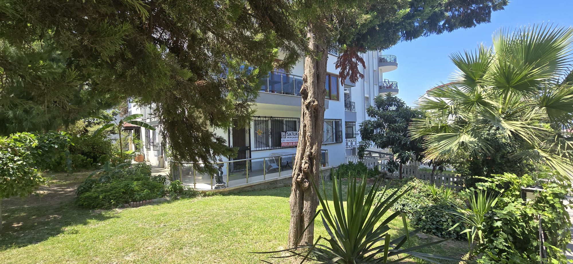 Kuşadası Marina'ya 70 Metre Mesafede Kiralık Eşyalı Daire