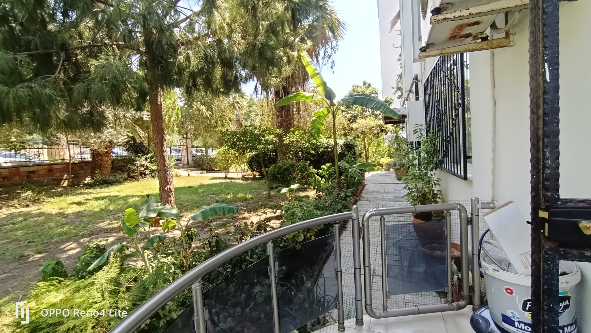 Marinaya 70 metre mesafede daire dükkan satılık