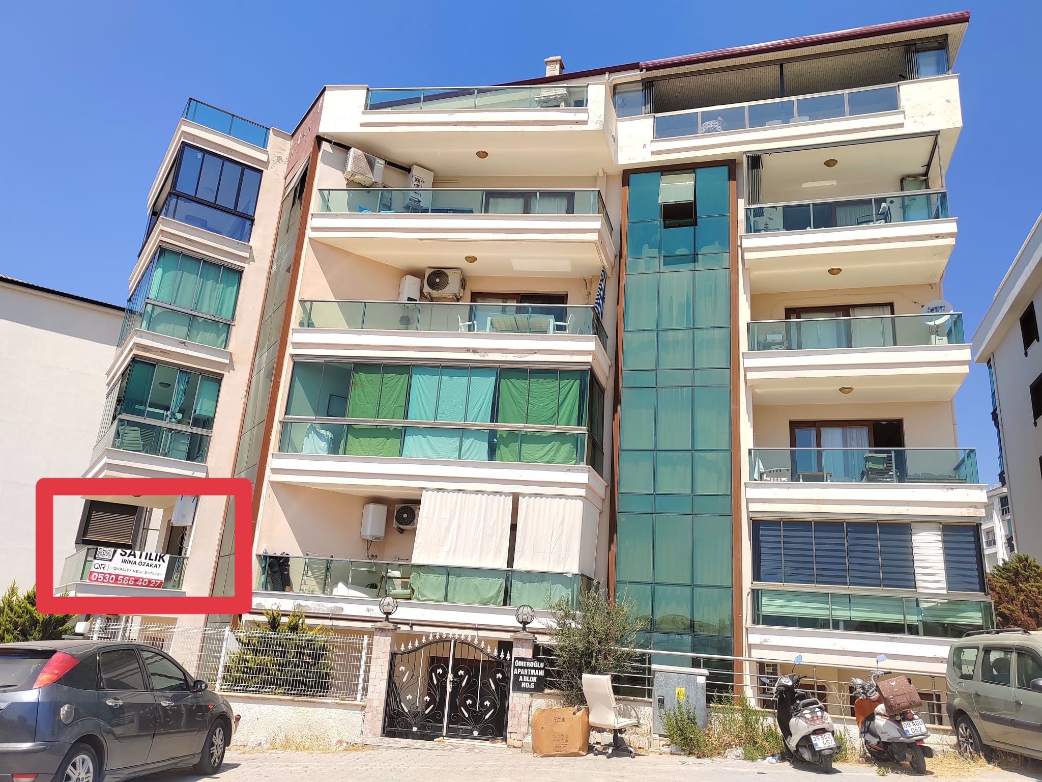 KUŞADASI MERKEZDE DENİZ MANZARALI 2+1 DAIRE SATILIK
